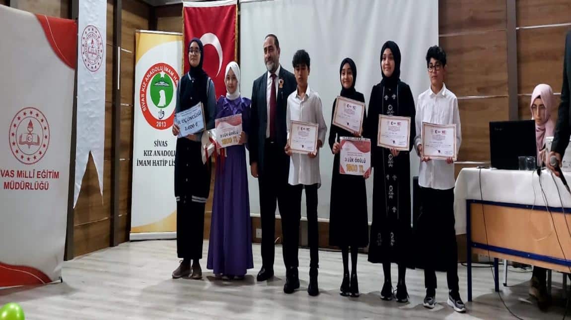 Arapça Şiir Yarışmalarında Hem Lise Hemde Ortaokul Kategorisinde Öğrencilerimiz İl Üçüncüsü Oldu